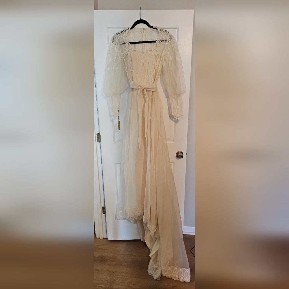Vintage Lace Wedding Dress Size 10 Ivory - Picture 4 of 4
